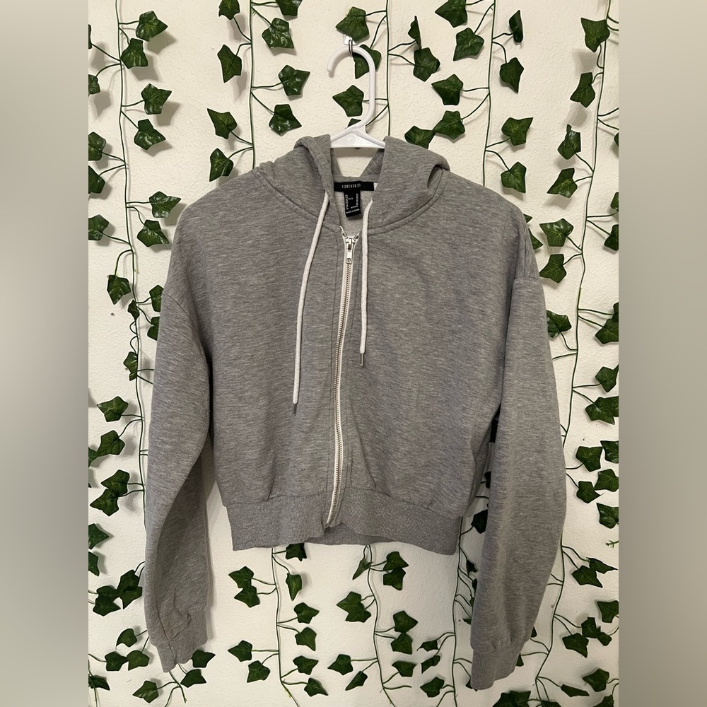 Cropped grey full zip hoodie from Forever 21 in size medium